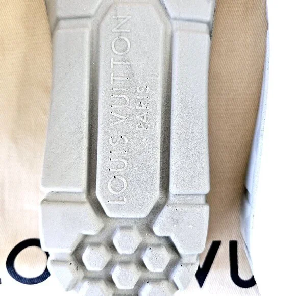 LOUIS VUITTON Run Away Sneaker - Picture 15 of 16